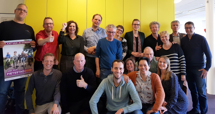 bedankt-foto-fietsstad-bewerkt-1-690×366
